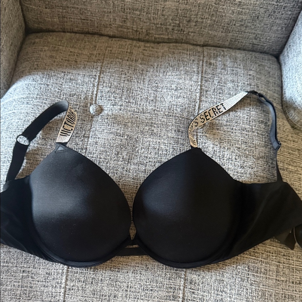 Victoria's Secret Elegant Black Bra with Logo Straps